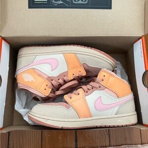 Authentic Nike air Jordan 1 mid apricot orange sneakers